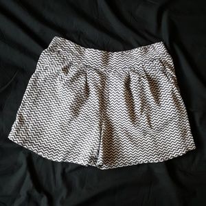 Used Tea Collection Girls Chevron Pull-On Shorts